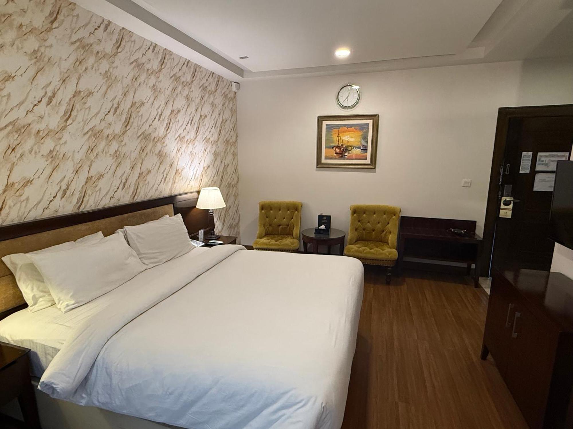 Deluxe Double or Twin Room