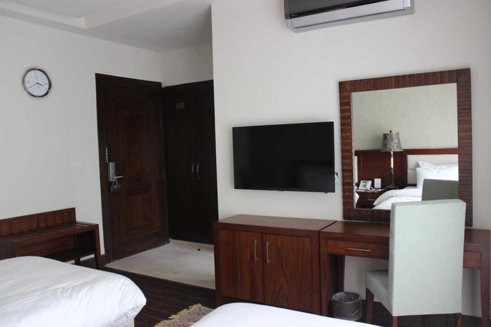 Deluxe Double or Twin Room